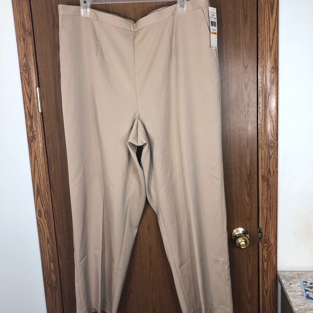 Alfred Dunner Classic Fit Pants Tan Size 24W - Picture 2 of 5